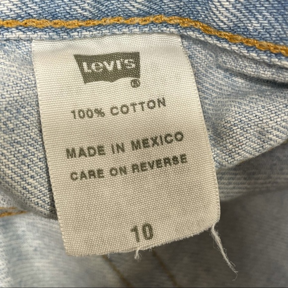 Women’s Vintage Levi’s High Waisted Mom Jean Shorts - Picture 8 of 13